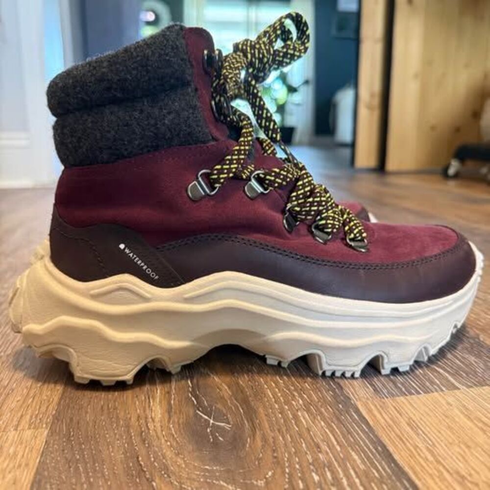 Sorel 7.5 Kinetic Breakthrough Conquest Waterproof Boots in Burgundy